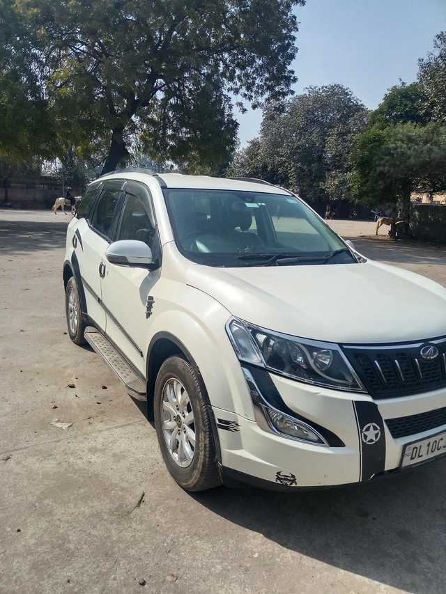 Second-hand 2017 Mahindra XUV500 R W10 FWD for sale in New Delhi-5