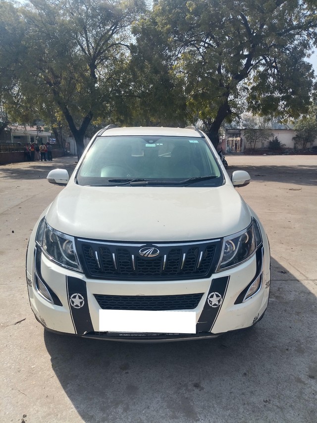 Second-hand 2017 Mahindra XUV500 R W10 FWD for sale in New Delhi-0