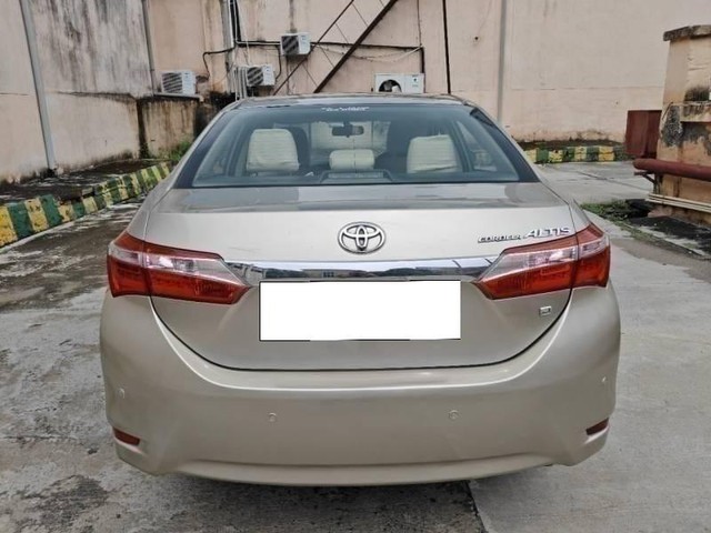 Second-hand 2016 Toyota Corolla Altis 1.8 J for sale in Noida-2