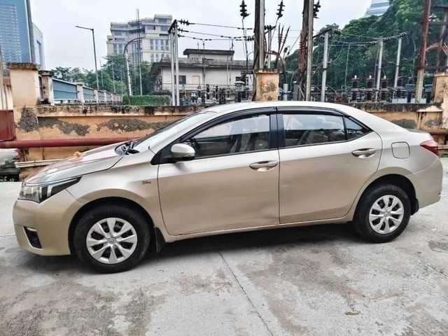 Second-hand 2016 Toyota Corolla Altis 1.8 J for sale in Noida-7