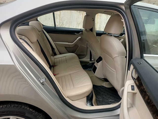 Skoda Octavia Style Plus 1.8 TSI AT Second-hand 2016 Skoda Octavia Style Plus 1.8 TSI AT for sale in Thane-5