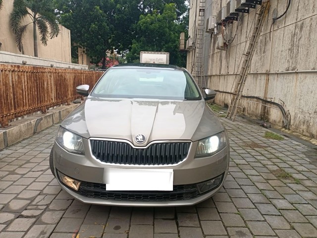 Skoda Octavia Style Plus 1.8 TSI AT Second-hand 2016 Skoda Octavia Style Plus 1.8 TSI AT for sale in Thane-4
