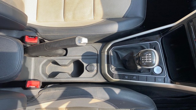 Second-hand 2023 Volkswagen Virtus Topline for sale in Ahmedabad-13