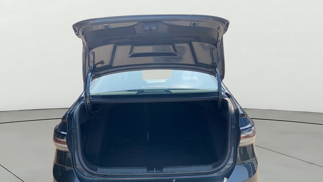 Second-hand 2023 Volkswagen Virtus Topline for sale in Ahmedabad-20