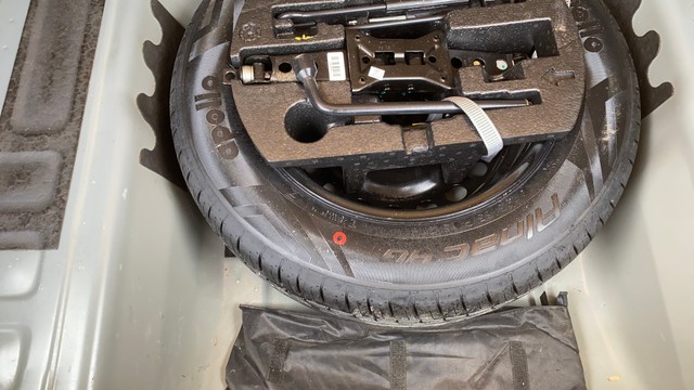 Second-hand 2023 Volkswagen Virtus Topline for sale in Ahmedabad-28