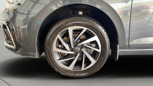 Second-hand 2023 Volkswagen Virtus Topline for sale in Ahmedabad-26