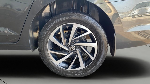 Second-hand 2023 Volkswagen Virtus Topline for sale in Ahmedabad-27