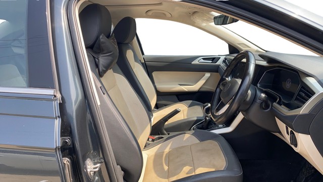 Second-hand 2023 Volkswagen Virtus Topline for sale in Ahmedabad-15