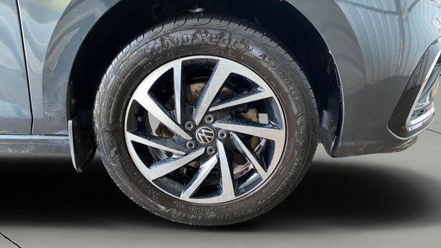 Second-hand 2023 Volkswagen Virtus Topline for sale in Ahmedabad-24