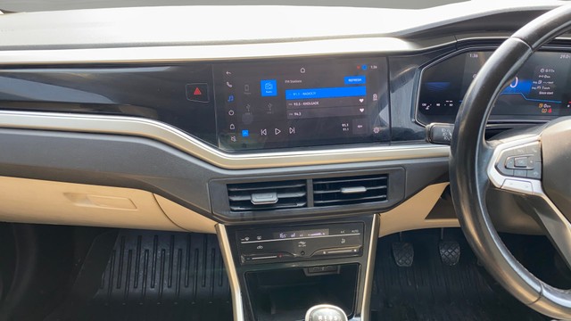 Second-hand 2023 Volkswagen Virtus Topline for sale in Ahmedabad-22