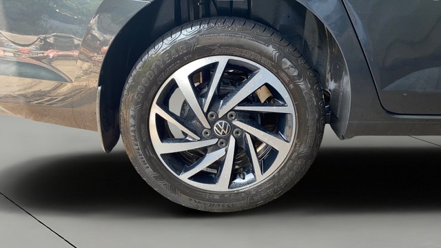 Second-hand 2023 Volkswagen Virtus Topline for sale in Ahmedabad-25