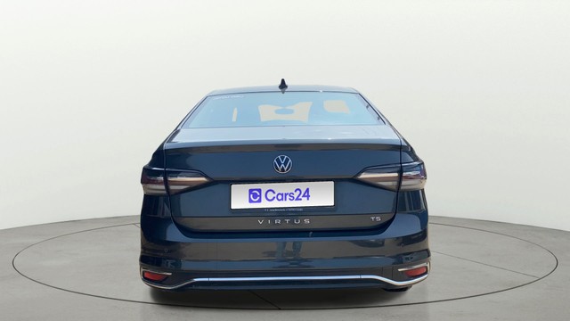 Second-hand 2023 Volkswagen Virtus Topline for sale in Ahmedabad-3