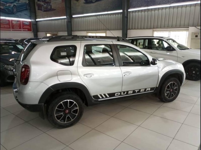 Second-hand 2017 Renault Duster Petrol RXS CVT for sale in Bangalore-4