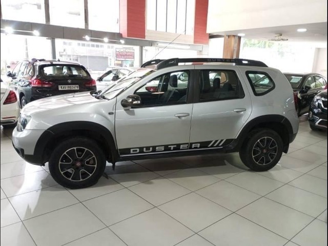 Second-hand 2017 Renault Duster Petrol RXS CVT for sale in Bangalore-3