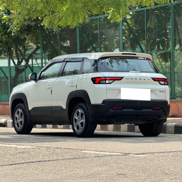 Second-hand 2023 Maruti Brezza Vxi for sale in New Delhi-3