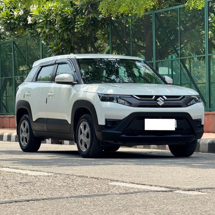 Second-hand 2023 Maruti Suzuki Brezza Vxi for sale in New Delhi