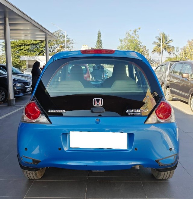 Second-hand 2013 Honda Brio S MT for sale in Bangalore-2