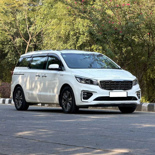 Second-hand 2022 Kia Carnival Limousine for sale in New Delhi-7