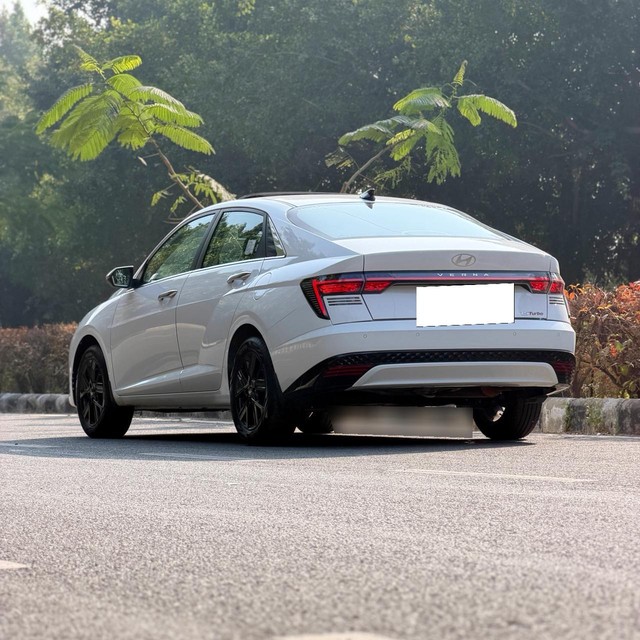 Second-hand 2023 Hyundai Verna SX Opt Turbo for sale in New Delhi-3