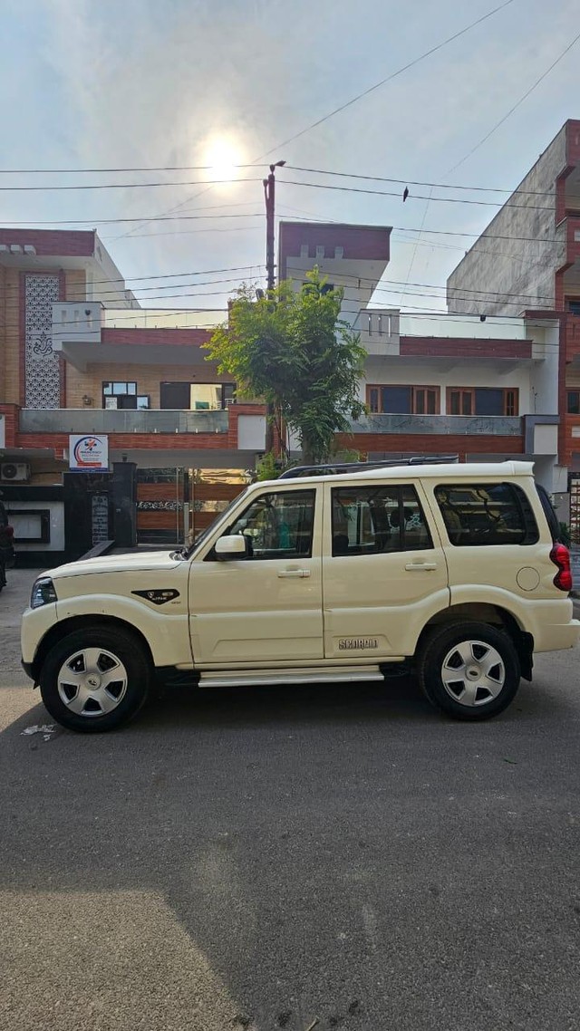 Second-hand 2020 Mahindra Scorpio S5 for sale in New Delhi-6
