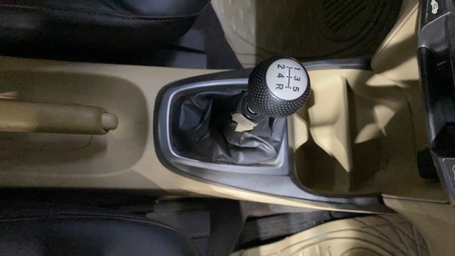 Second-hand 2013 Honda City E for sale in Kolkata-13