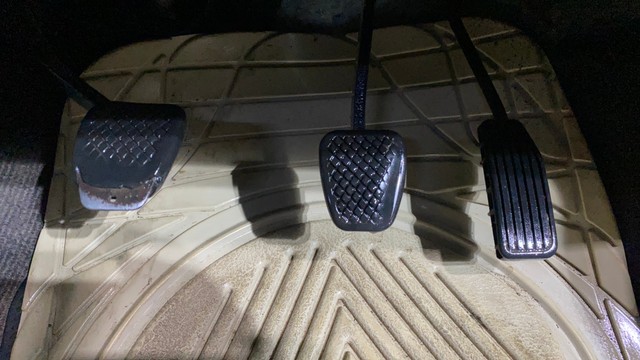 Second-hand 2013 Honda City E for sale in Kolkata-14