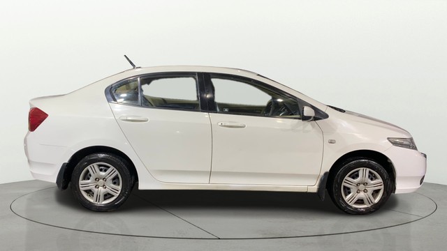 Second-hand 2013 Honda City E for sale in Kolkata-1