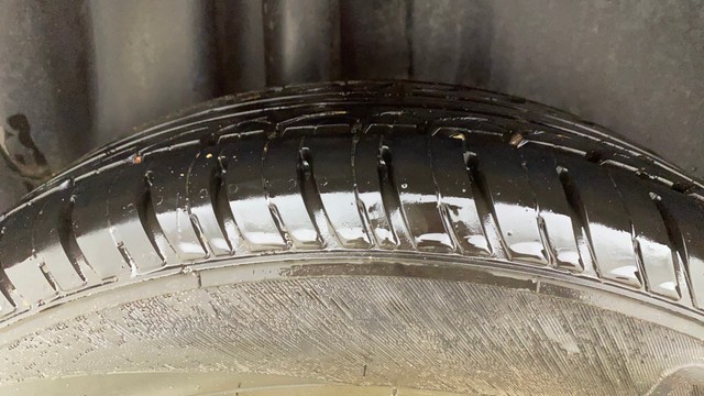 Second-hand 2019 Volkswagen Polo 1.0 MPI Trendline for sale in Ahmedabad-29