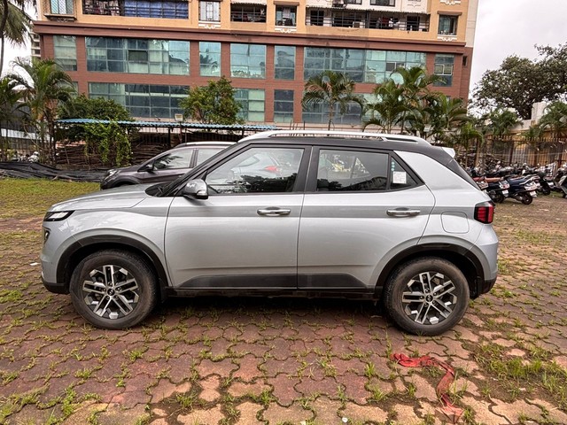 Second-hand 2023 Hyundai Venue SX Opt Turbo DCT for sale in Mumbai-4