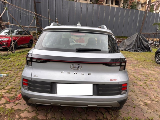 Second-hand 2023 Hyundai Venue SX Opt Turbo DCT for sale in Mumbai-3