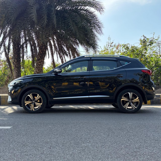 Second-hand 2022 MG Astor Sharp CVT BSVI for sale in Noida-4