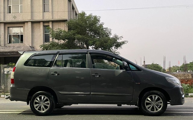 Second-hand 2015 Toyota Innova 2.5 VX (Diesel) 7 Seater BS IV for sale in New Delhi-1