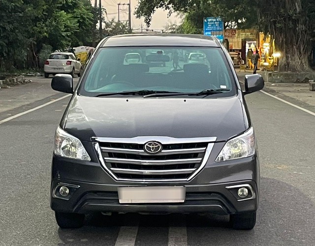 Second-hand 2015 Toyota Innova 2.5 VX (Diesel) 7 Seater BS IV for sale in New Delhi-5