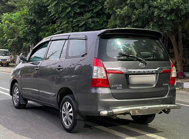 Second-hand 2015 Toyota Innova 2.5 VX (Diesel) 7 Seater BS IV for sale in New Delhi-14