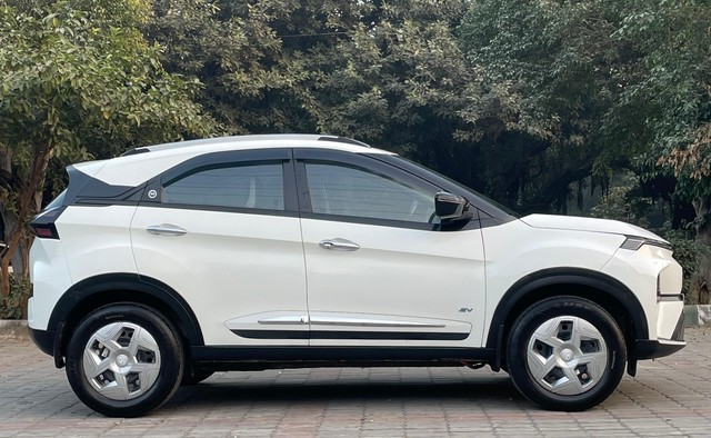 Second-hand 2024 Tata Nexon Creative for sale in New Delhi-1