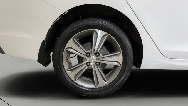 Second-hand 2018 Hyundai Verna VTVT 1.6 SX for sale in Noida-24