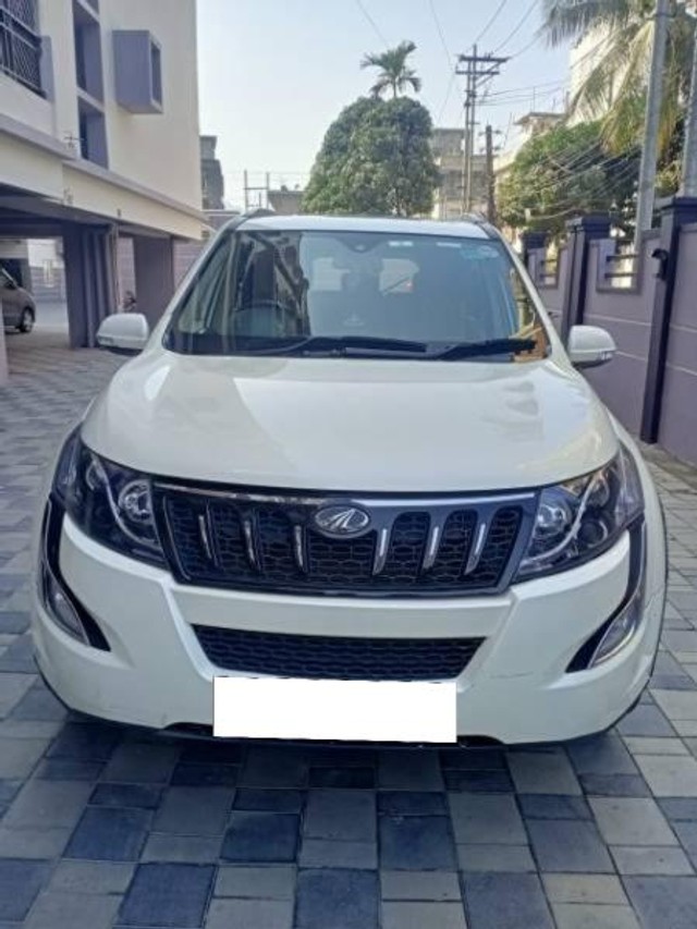 Second-hand 2015 Mahindra XUV500 Xclusive Edition for sale in Guwahati-3