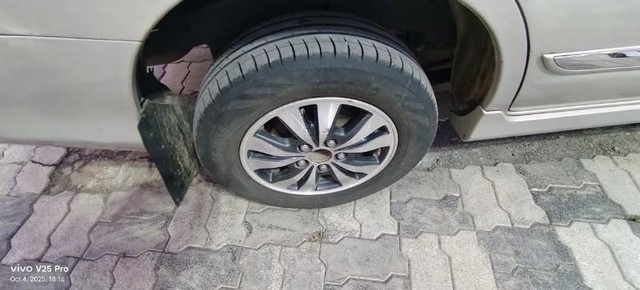 Toyota Innova 2.5 G (Diesel) 7 Seater BS IV Second-hand 2016 Toyota Innova 2.5 G (Diesel) 7 Seater BS IV for sale in Akola-8