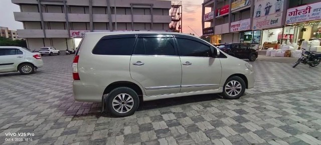 Toyota Innova 2.5 G (Diesel) 7 Seater BS IV Second-hand 2016 Toyota Innova 2.5 G (Diesel) 7 Seater BS IV for sale in Akola-9
