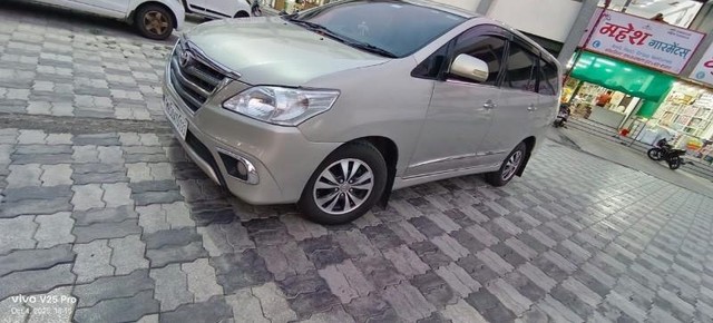 Toyota Innova 2.5 G (Diesel) 7 Seater BS IV Second-hand 2016 Toyota Innova 2.5 G (Diesel) 7 Seater BS IV for sale in Akola-2