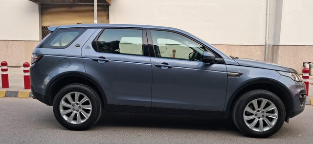 Second-hand 2018 Land Rover Discovery HSE 3.0 TD6 for sale in New Delhi-1