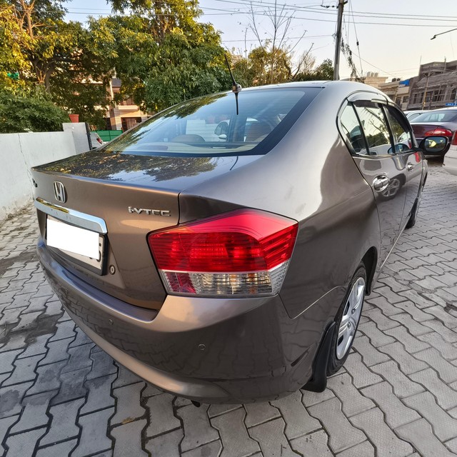 Second-hand 2011 Honda City S for sale in Chandigarh-4