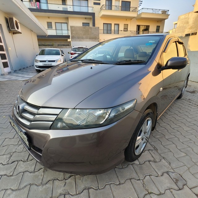 Second-hand 2011 Honda City S for sale in Chandigarh-3