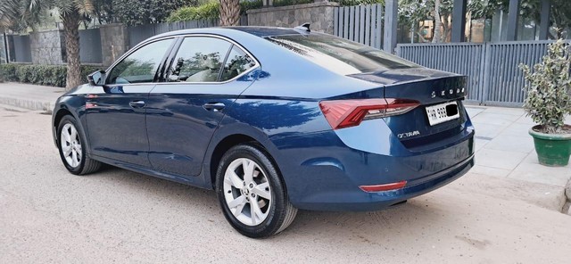 Second-hand 2021 Skoda Octavia Style for sale in New Delhi-3