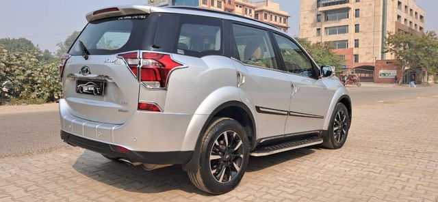 Second-hand 2019 Mahindra XUV500 W11 AT BSIV for sale in New Delhi-21