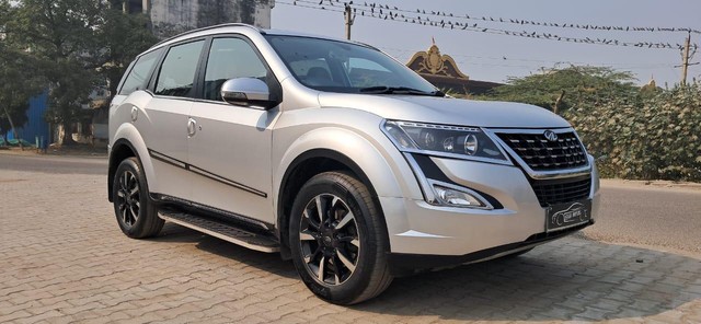 Second-hand 2019 Mahindra XUV500 W11 AT BSIV for sale in New Delhi-20