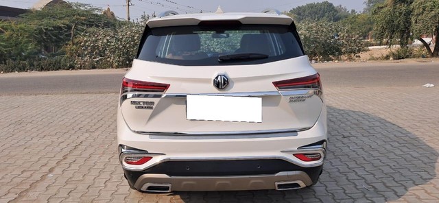 Second-hand 2022 MG Hector Sharp CVT for sale in New Delhi-3