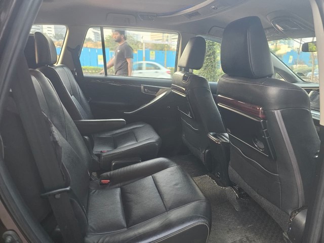 Toyota Innova Crysta 2.4 ZX MT BSIV Second-hand 2017 Toyota Innova Crysta 2.4 ZX MT BSIV for sale in Hyderabad-6