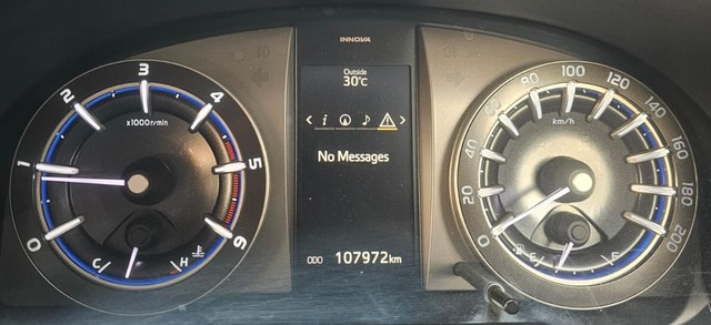 Toyota Innova Crysta 2.4 ZX MT BSIV Second-hand 2017 Toyota Innova Crysta 2.4 ZX MT BSIV for sale in Hyderabad-10