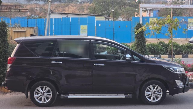 Toyota Innova Crysta 2.4 ZX MT BSIV Second-hand 2017 Toyota Innova Crysta 2.4 ZX MT BSIV for sale in Hyderabad-1
